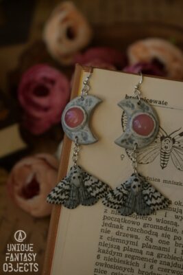 Kolczyki z brudnicą mniszką i agatem (Unique Fantasy Objects)