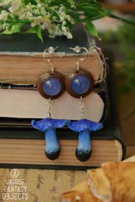 Kolczyki z niebieskimi grzybkami i agatem brazylijskim (Unique Fantasy Objects)
