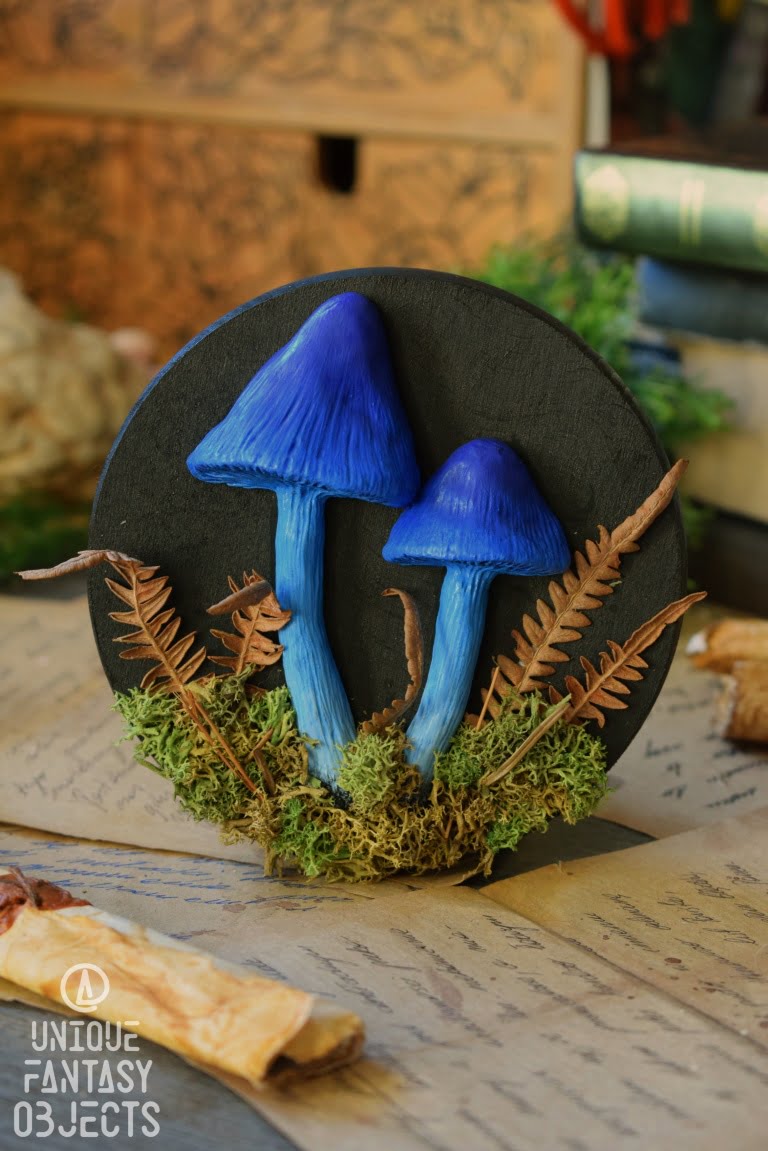 Ozdoba na ścianę z niebieskimi grzybami (Unique Fantasy Objects)