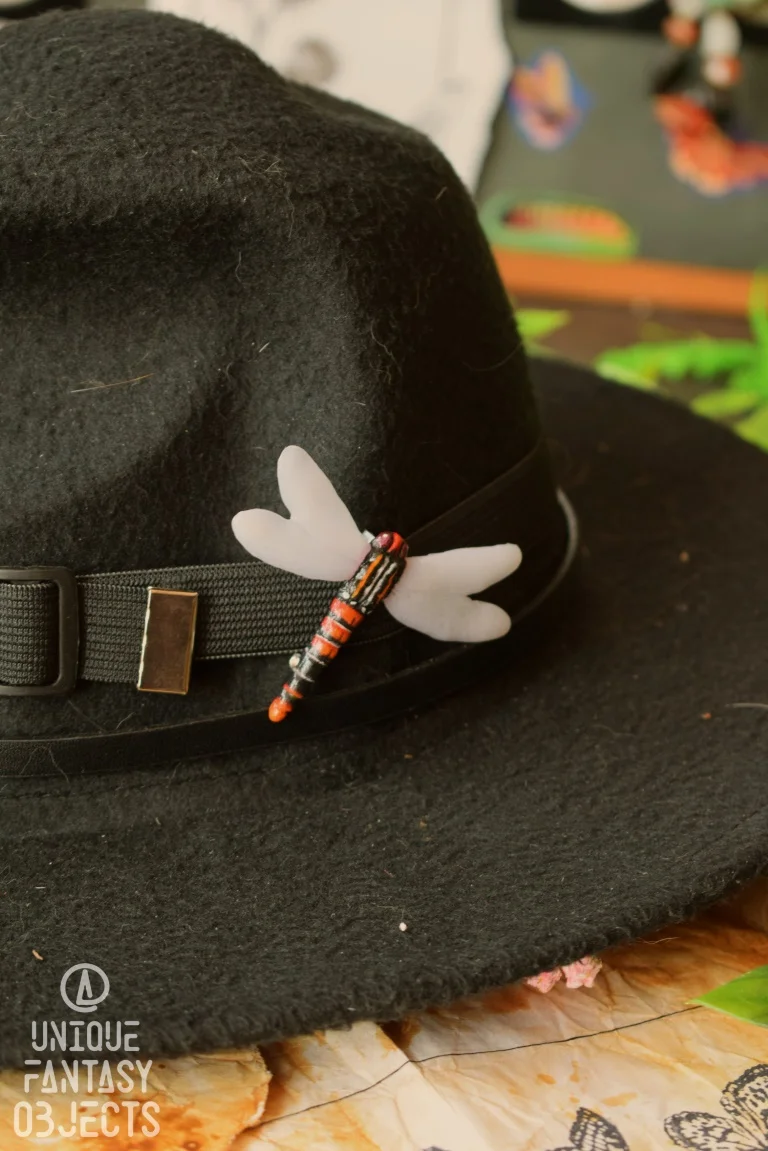 Broszka z ważką łunicą czerwoną (Unique Fantasy Objects)