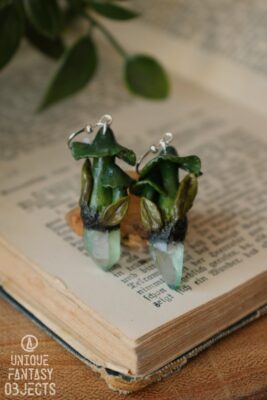 Kolczyki z zielonymi grzybami i kwarcem (Unique Fantasy Objects)