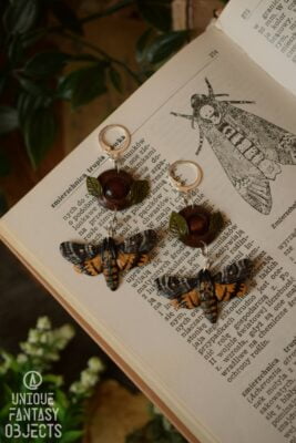 Kolczyki z ćmą zmierzchnica i bawolim okiem (Unique Fantasy Objects)