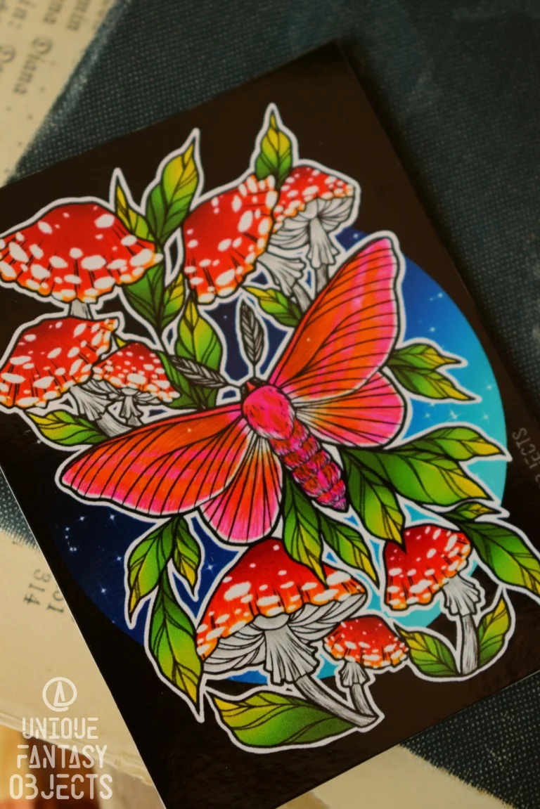 Naklejka z ćmą i muchomorami (Unique Fantasy Objects)