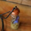 Buteleczka naszyjnik z niebieskimi grzybami (Unique Fantasy Objects)