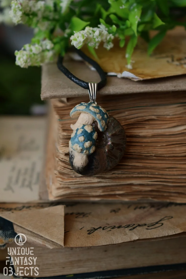 Naszyjnik z pierścieniakiem i amonitem (Unique Fantasy Objects)