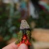 Naszyjnik z pomarańczowymi grzybami i kryształem górskim (Unique Fantasy Objects)