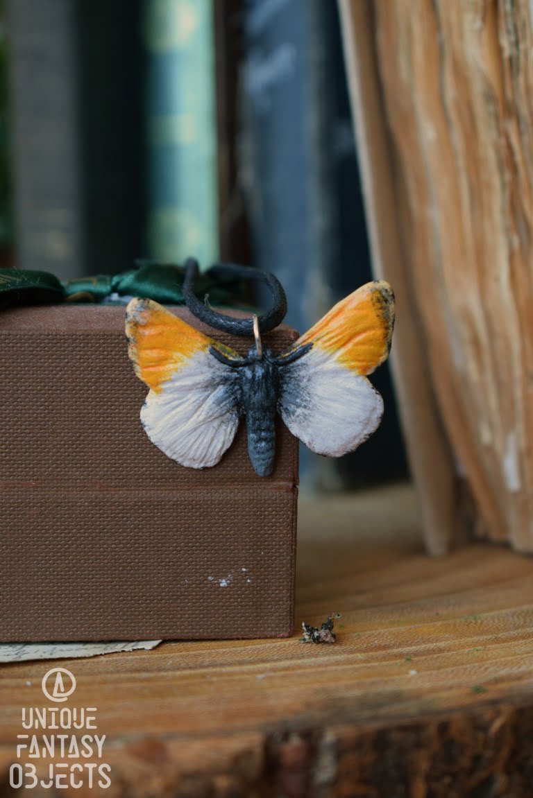 Naszyjnik z rzeźbą motyla zorzynek rzeżuchowiec (Unique Fantasy Objects)
