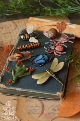 Różne broszki (Unique Fantasy Objects)