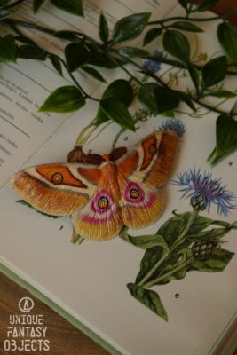 Spinka do włosów z pomarańczową ćmą (Unique Fantasy Objects) (1)