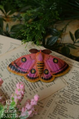 Spinka do włosów z różową ćmą (Unique Fantasy Objects) (1)
