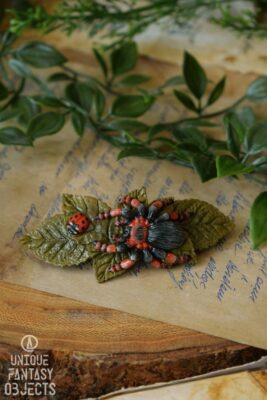 Spinka z pająkiem na liściu (Unique Fantasy Objects) (1)