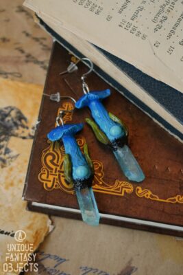 Kolczyki z niebieskimi grzybami i kwarcem (Unique Fantasy Objects)