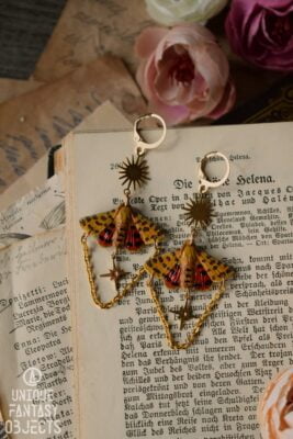 Kolczyki z niedźwiedziówką purpurką (Unique Fantasy Objects)