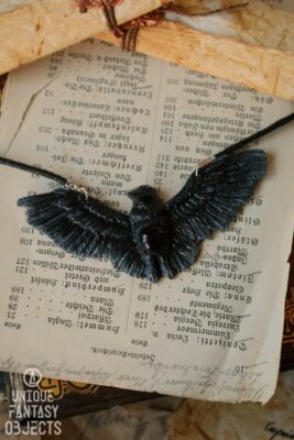 Naszyjnik z krukiem (Unique Fantasy Objects)