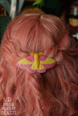 Spinka z ćmą klonową (Unique Fantasy Objects)