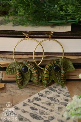 Kolczyki z gąsienicami motyla monarch (Unique Fantasy Objects)