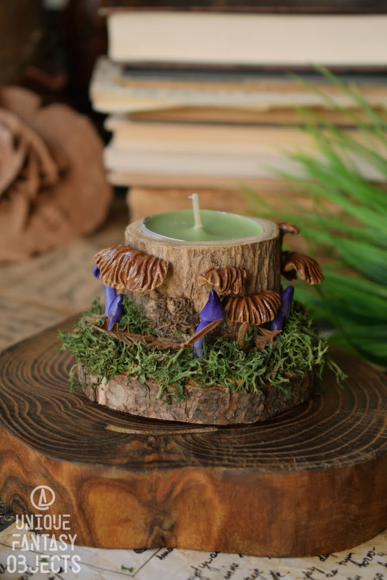 Drewniany świecznik z małymi grzybkami (Unique Fantasy Objects)