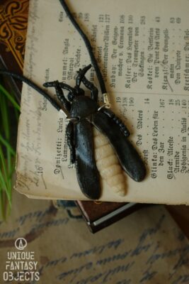 Naszyjnik ze świetlikiem świecącym w ciemności (Unique Fantasy Objects)