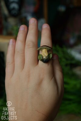 Regulowany pierścionek z borowikiem i jaspisem (Unique Fantasy Objects)