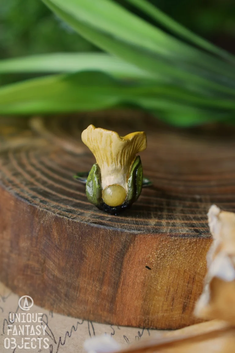 Regulowany pierścionek z kurkami i jadeitem (Unique Fantasy Objects)