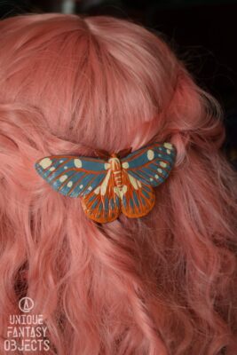 Spinka do włosów z ćmą pawica królewska (Unique Fantasy Objects)