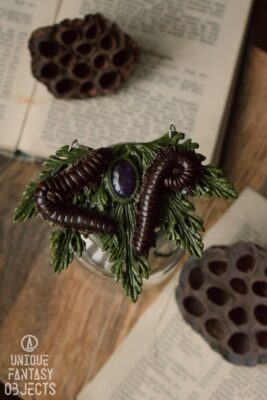 Duży naszyjnik z krocionagami afrykańskimi i ametystem (Unique Fantasy Objects)