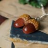 Duży naszyjnik z ćmami i żołędziami z piaskowca (Unique Fantasy Objects)