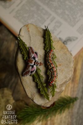 Kolczyki z rzeźbą ćmy zmrocznik wilczomleczek (Unique Fantasy Objects)