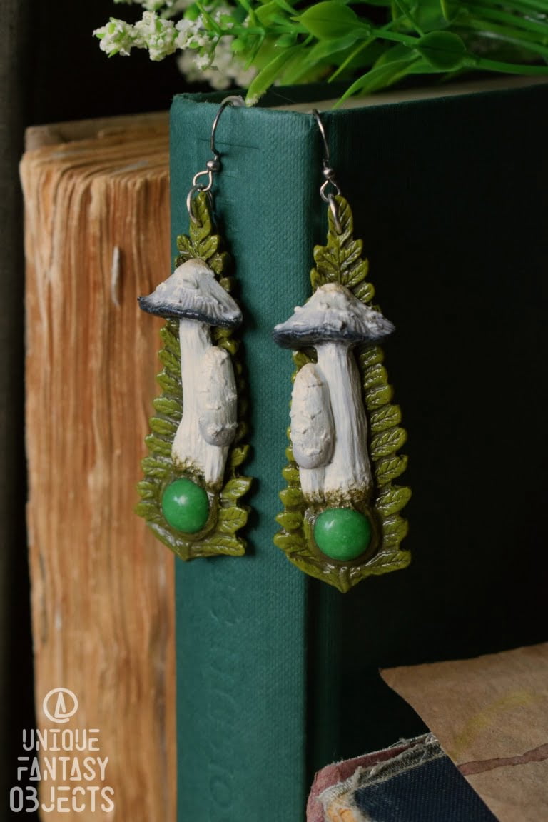 Kolczyki z czernidłakami i zielonym jadeitem (Unique Fantasy Objects)