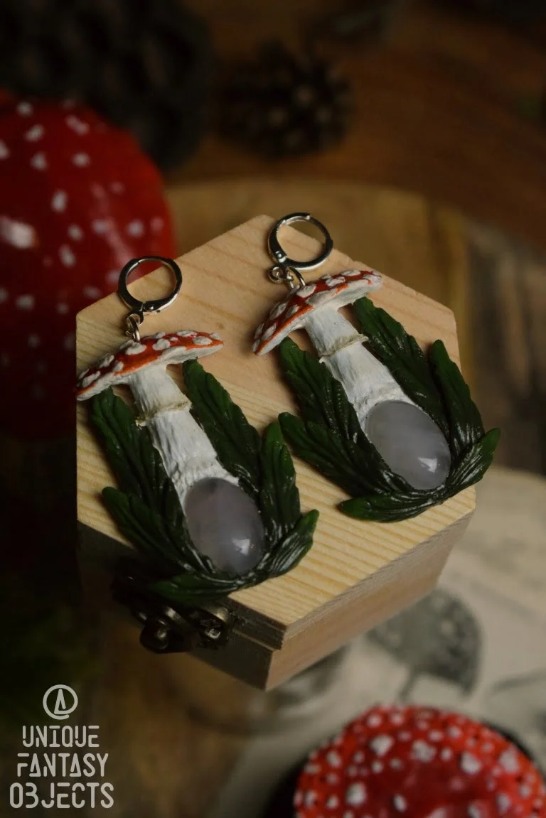Kolczyki z muchomorem i różowym kwarcem (Unique Fantasy Objects)