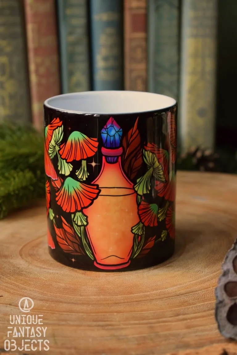Kubek z magicznym eliksirem i ćmami (Unique Fantasy Objects)