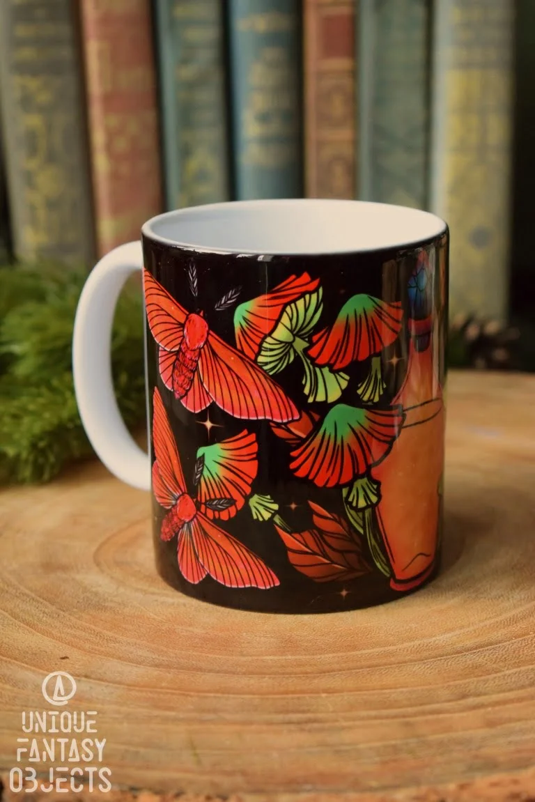 Kubek z magicznym eliksirem i ćmami (Unique Fantasy Objects)