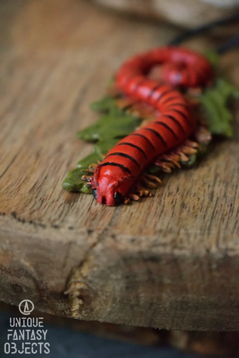 Naszyjnik z krocionogiem Trigoniulus corallinus (Unique Fantasy Objects)