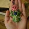 Baśniowy wisiorek z zielonym duszkiem (Unique Fantasy Objects)