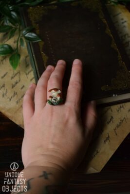 Regulowany pierścionek z koźlakami i jaspisem (Unique Fantasy Objects)