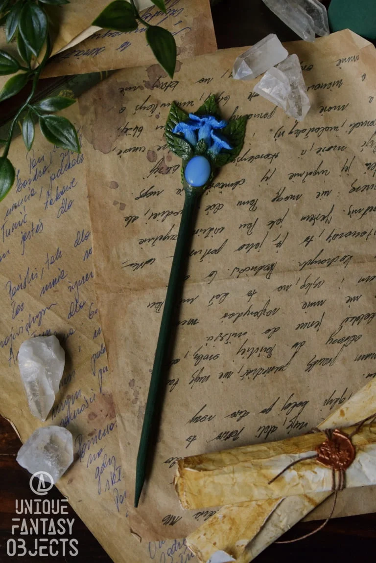 Szpila do włosów z niebieskimi grzybami i opalitem (Unique Fantasy Objects)