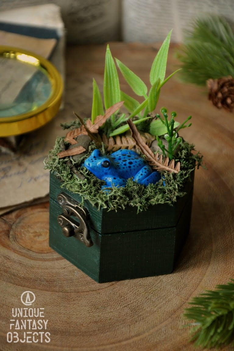 Drewniane pudełko z drzewołazem malarskim (Unique Fantasy Objects)