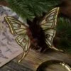 Broszka lub spinka z ćmą graellsia isabellae (Unique Fantasy Objects)