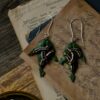 Kolczyki z rzeźbą gąsienicy speocropia trichroma (Unique Fantasy Objects)