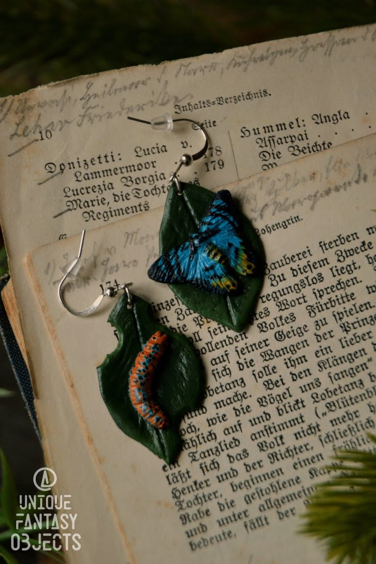Kolczyki z ćmą dysphania percota oraz jej gąsienicą (Unique Fantasy Objects)