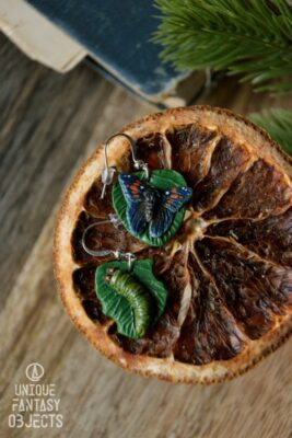 Kolczyki z motylem epargyreus clarus i jego gąsienicą (Unique Fantasy Objects)