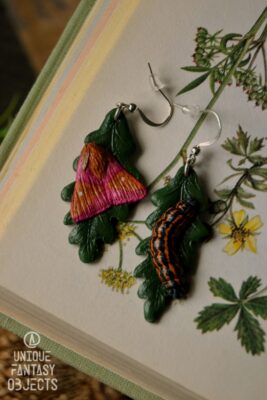 Kolczyki z ćmą anisota senatoria oraz jej gąsienicą (Unique Fantasy Objects)
