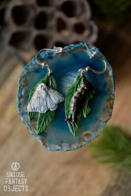 Kolczyki z ćmą widłogonka siwica i jego gąsienicą (Unique Fantasy Objects)