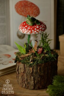 Lampka z muchomorem i żabą (Unique Fantasy Objects)