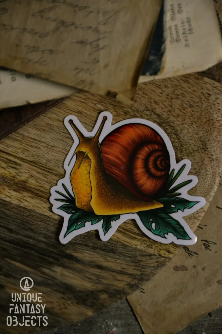 Naklejka ze ślimakiem winniczkiem (Unique Fantasy Objects)