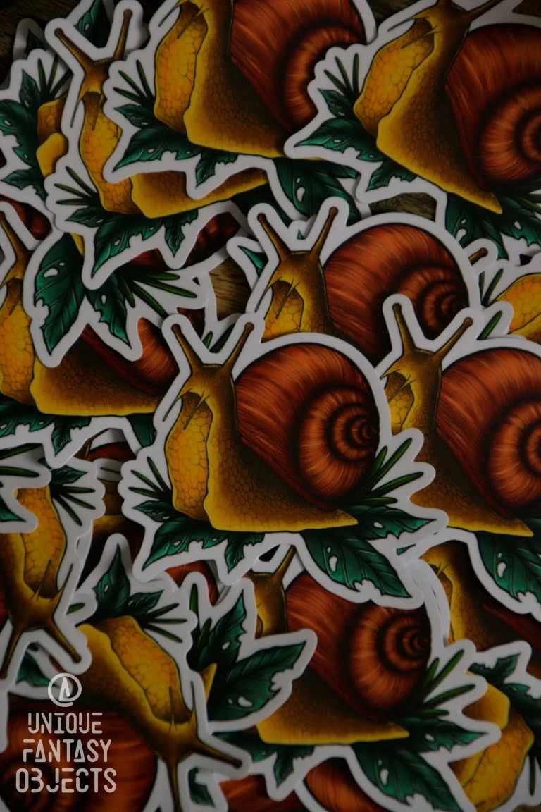 Naklejka ze ślimakiem winniczkiem (Unique Fantasy Objects)