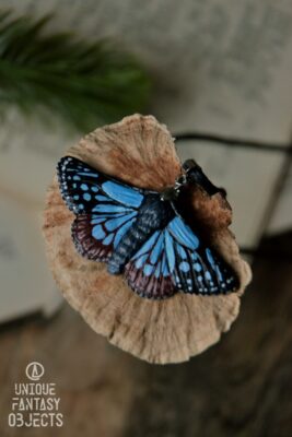 Naszyjnik z rzeźbą motyla parantica sita (Unique Fantasy Objects)