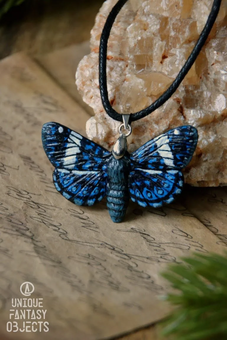 Naszyjnik z rzeźbą motyla hamadryas amphinome (Unique Fantasy Objects)