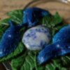 Naszyjnik ze ślimakiem pomrów błękitny i sodalitem (Unique Fantasy Objects)