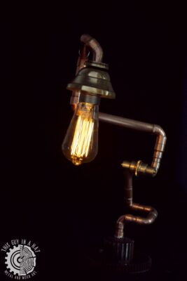 Metalowa lampa (This Guy in a Hat)